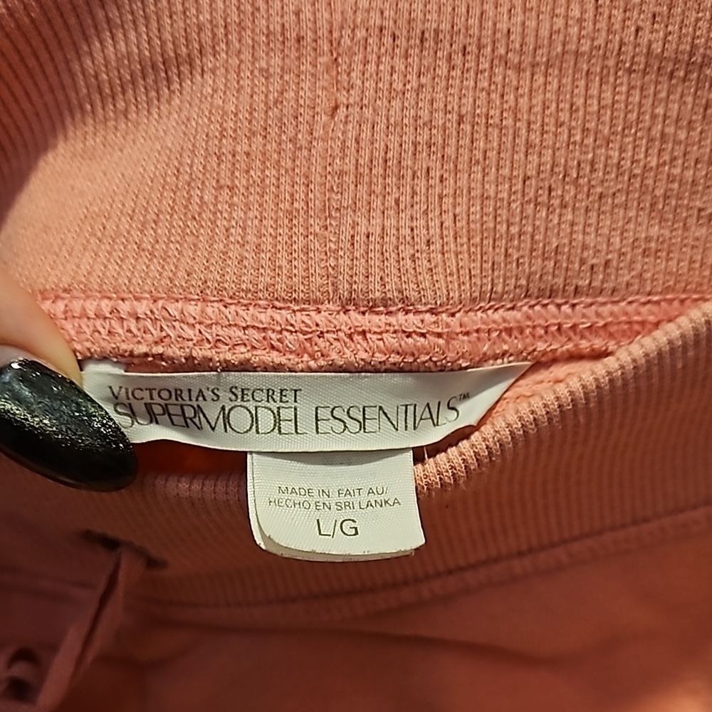 Victoria's Secret Coral Lounge Shorts - Picture 2 of 6